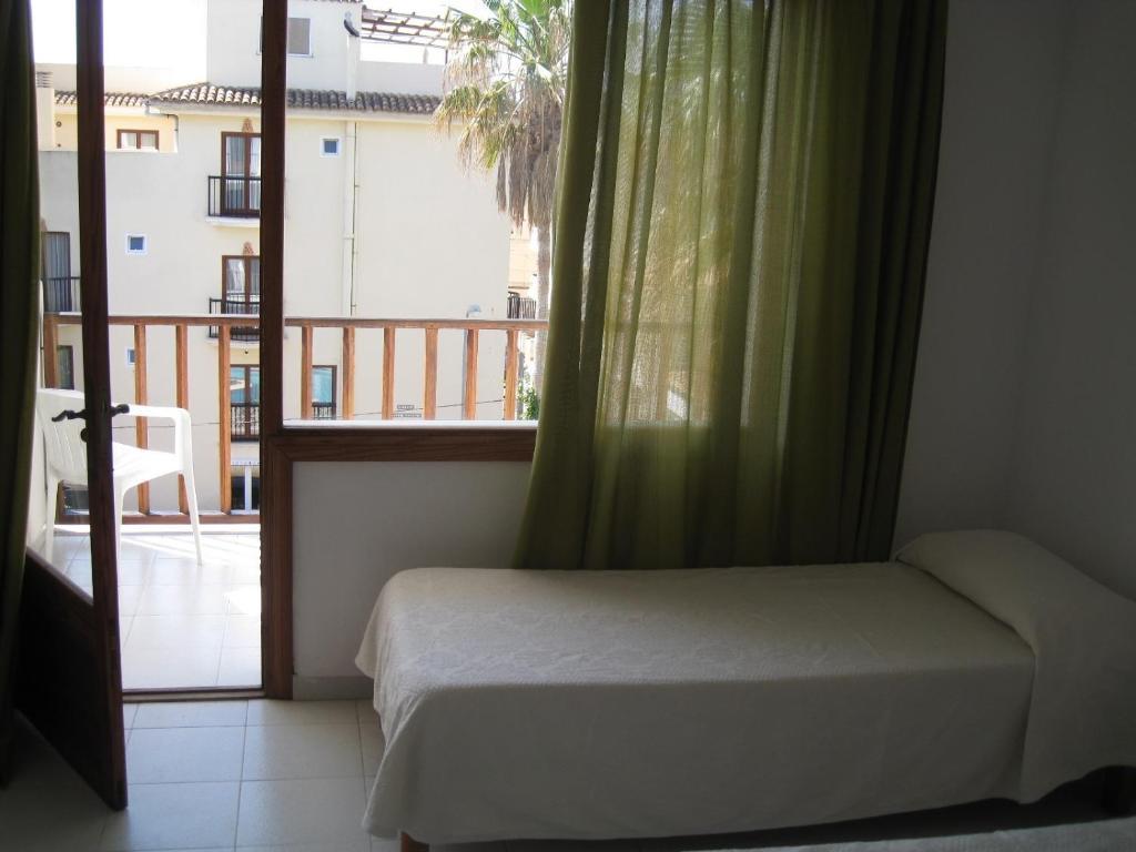 Hostal Casa Bauza كالا راتخاذا الغرفة الصورة